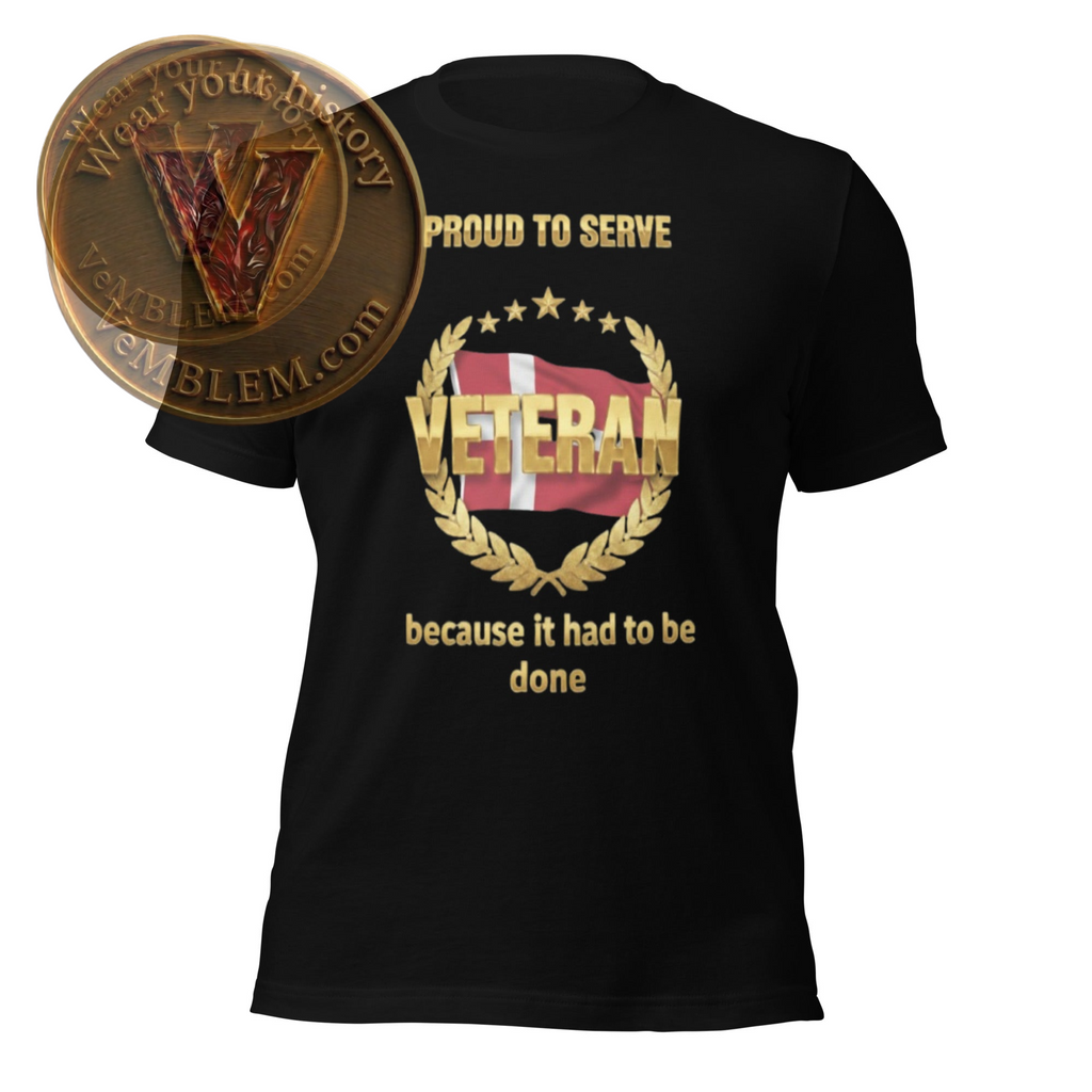Badged - DK Veteran - Proud to serve - T-Shirt